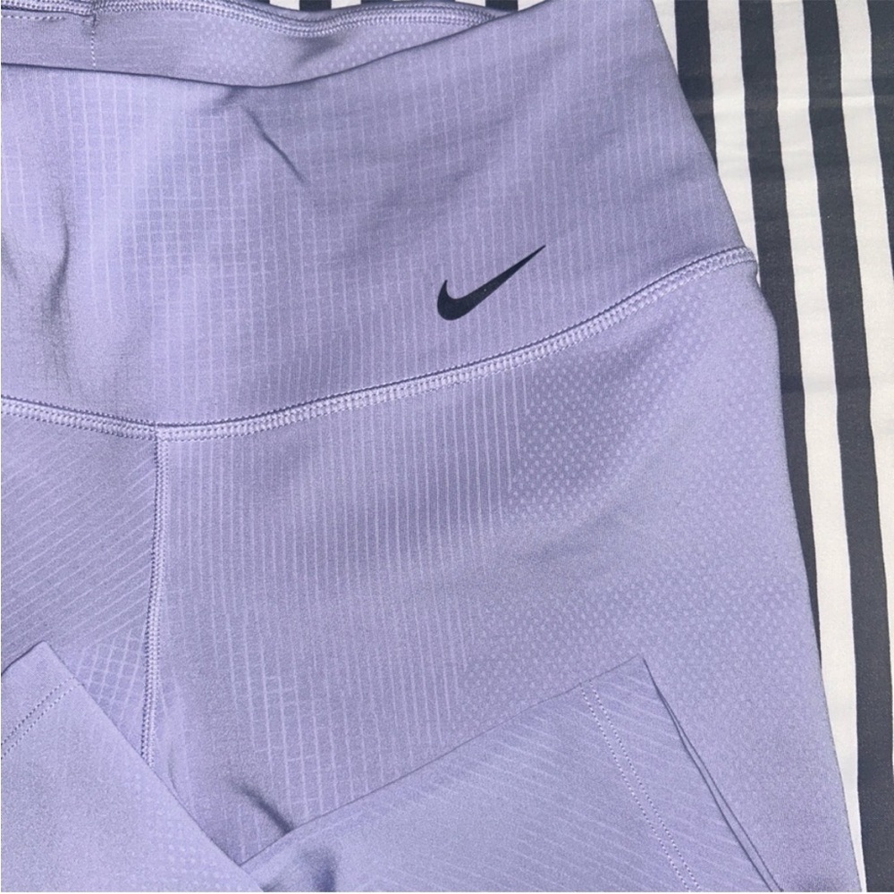 Nike Purple Track Pants Sleek Design - Picture 3 of 4